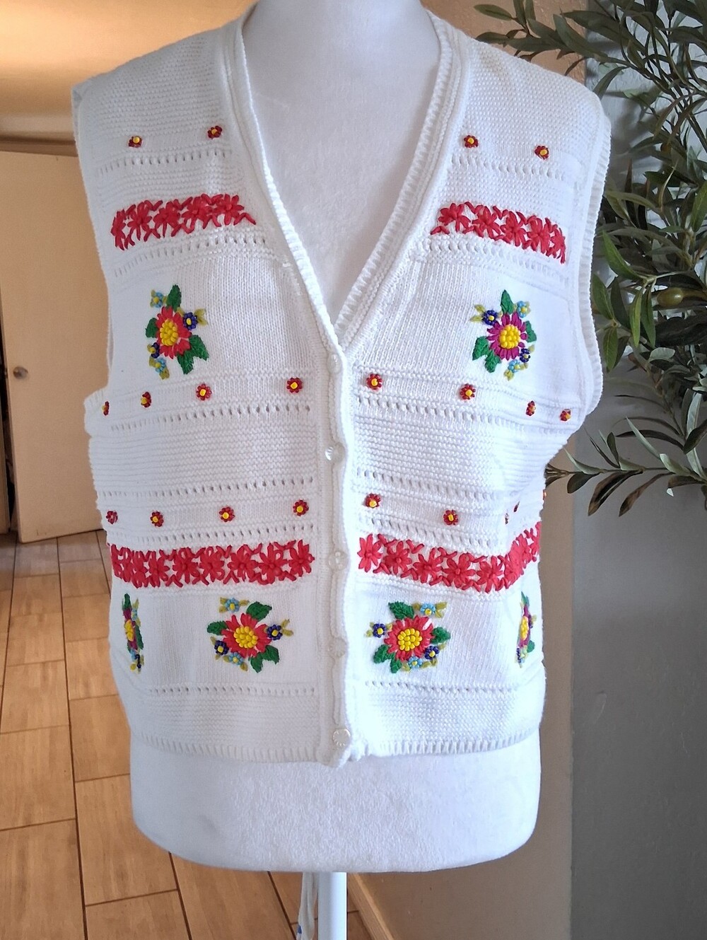 Liz‎ Sport Sweater Vest Women Crochet Floral Embroidered White L Cottagecore